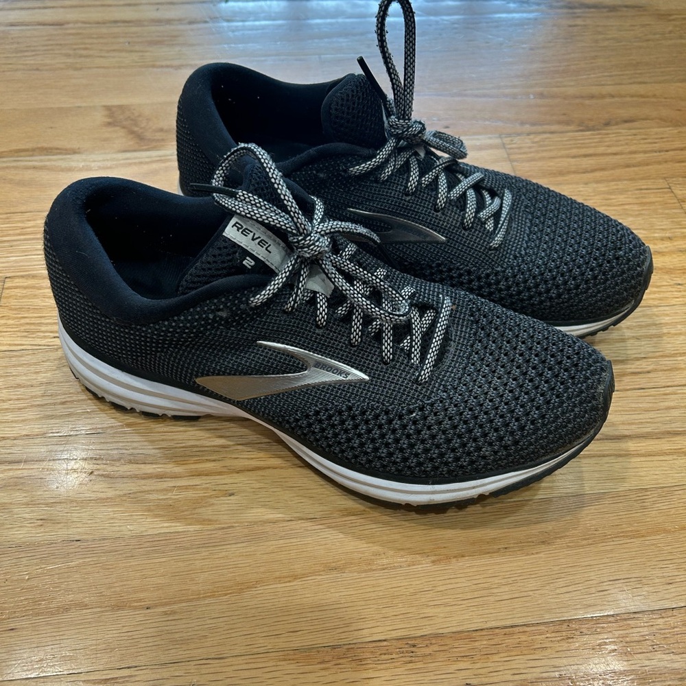 Brooks Revel Black and Gray Sneakers
